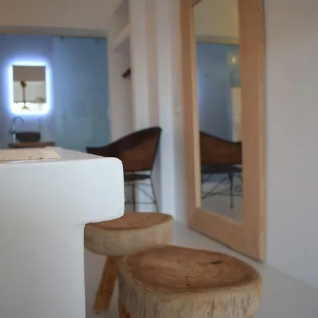 Aeolus Apartment *